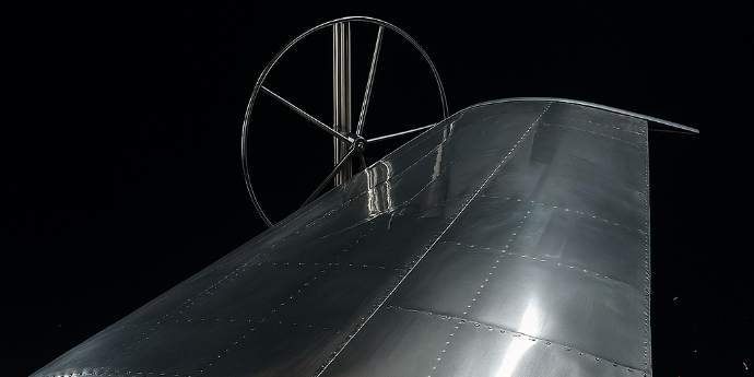 Foto gepolijste vliegtuigtafel 